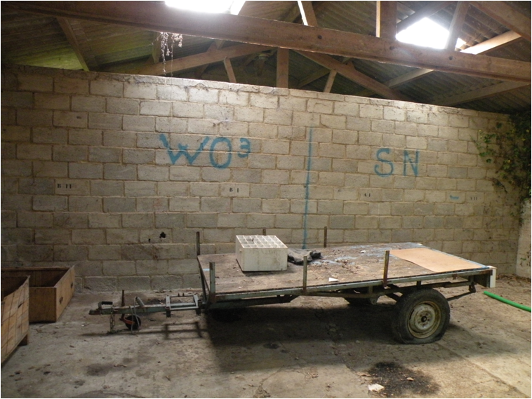 le hangar de stockage du minerai,