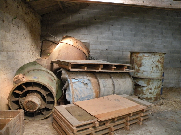 les restes de sa ventilation,