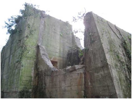 Restes de la laverie allemande détruite en 1944